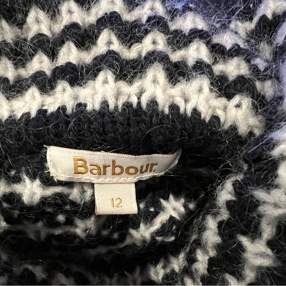 Barbour B/W Turtleneck Sweater
Size 12 - Picture 4 of 5